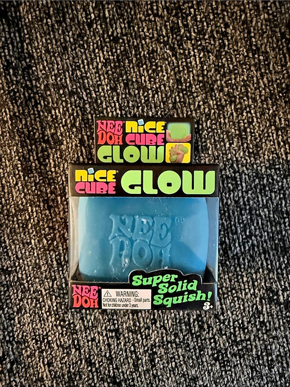 NeeDoh Nice Cube Glow Super Squeeze Squish Glow Super Squeeze Squish Toy Blue